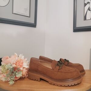 New Pennington Extra Wide Width, Lug Loafer with Brass Textured Chain S11 Wide